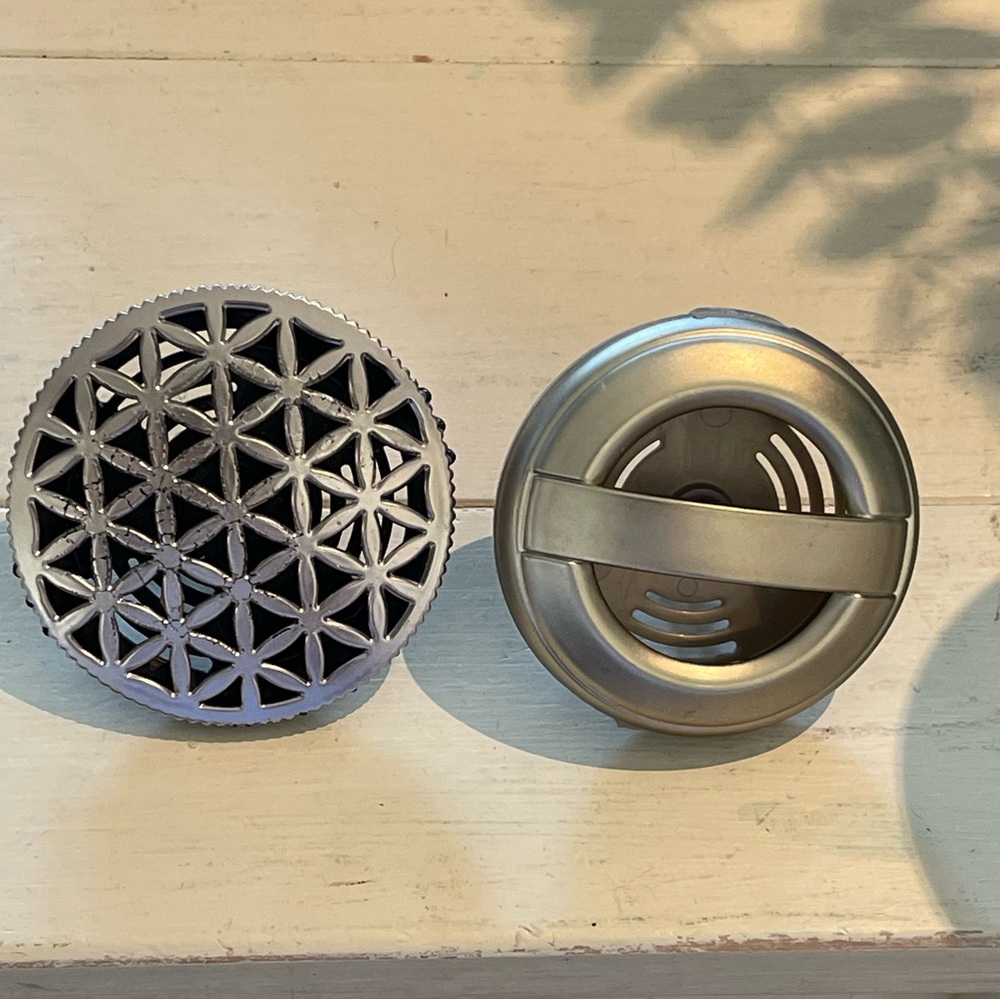 Bath & Body Works Silver & Gold  Scentportable Car Vent Clips